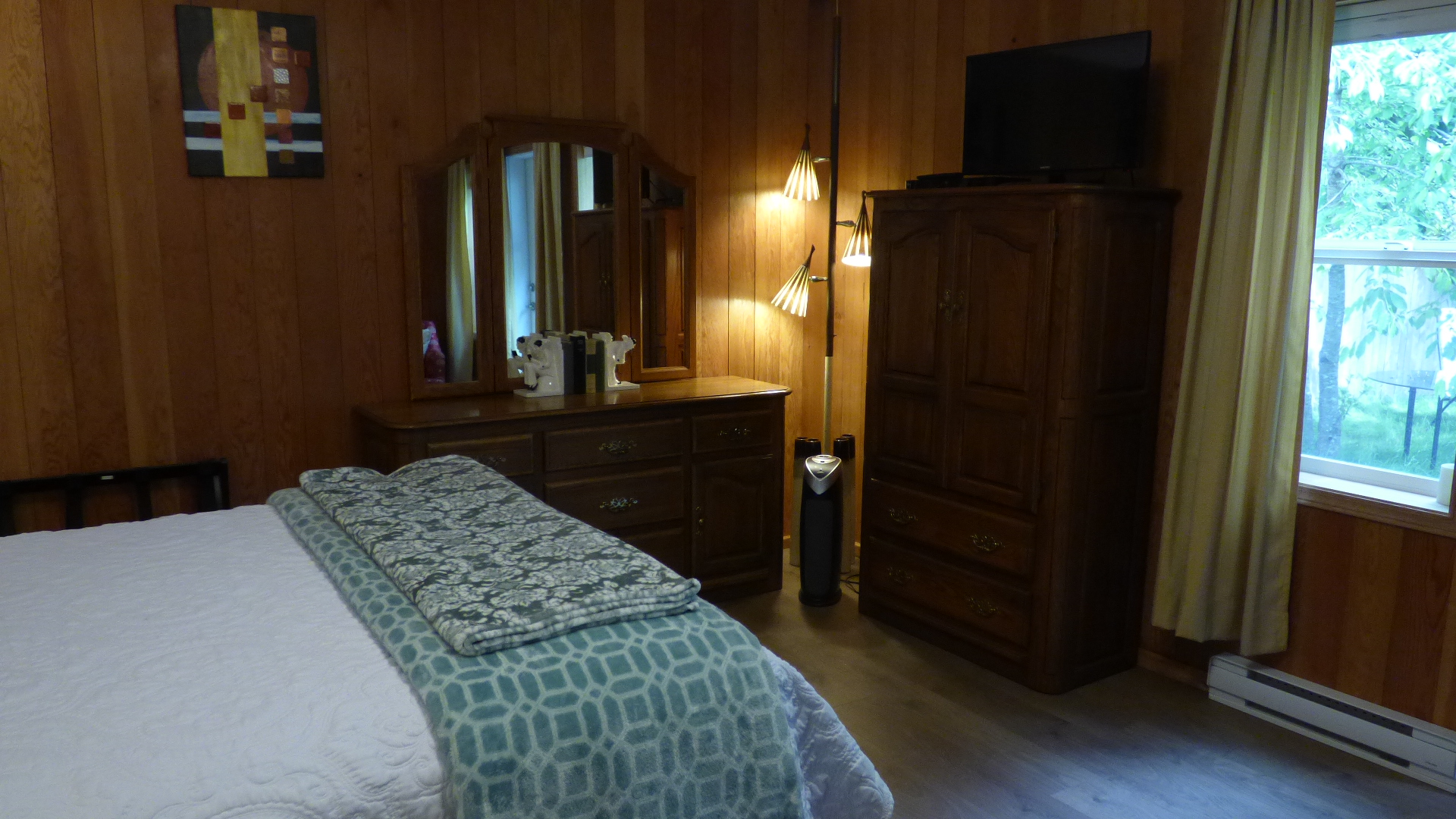 wardrobe and dresser